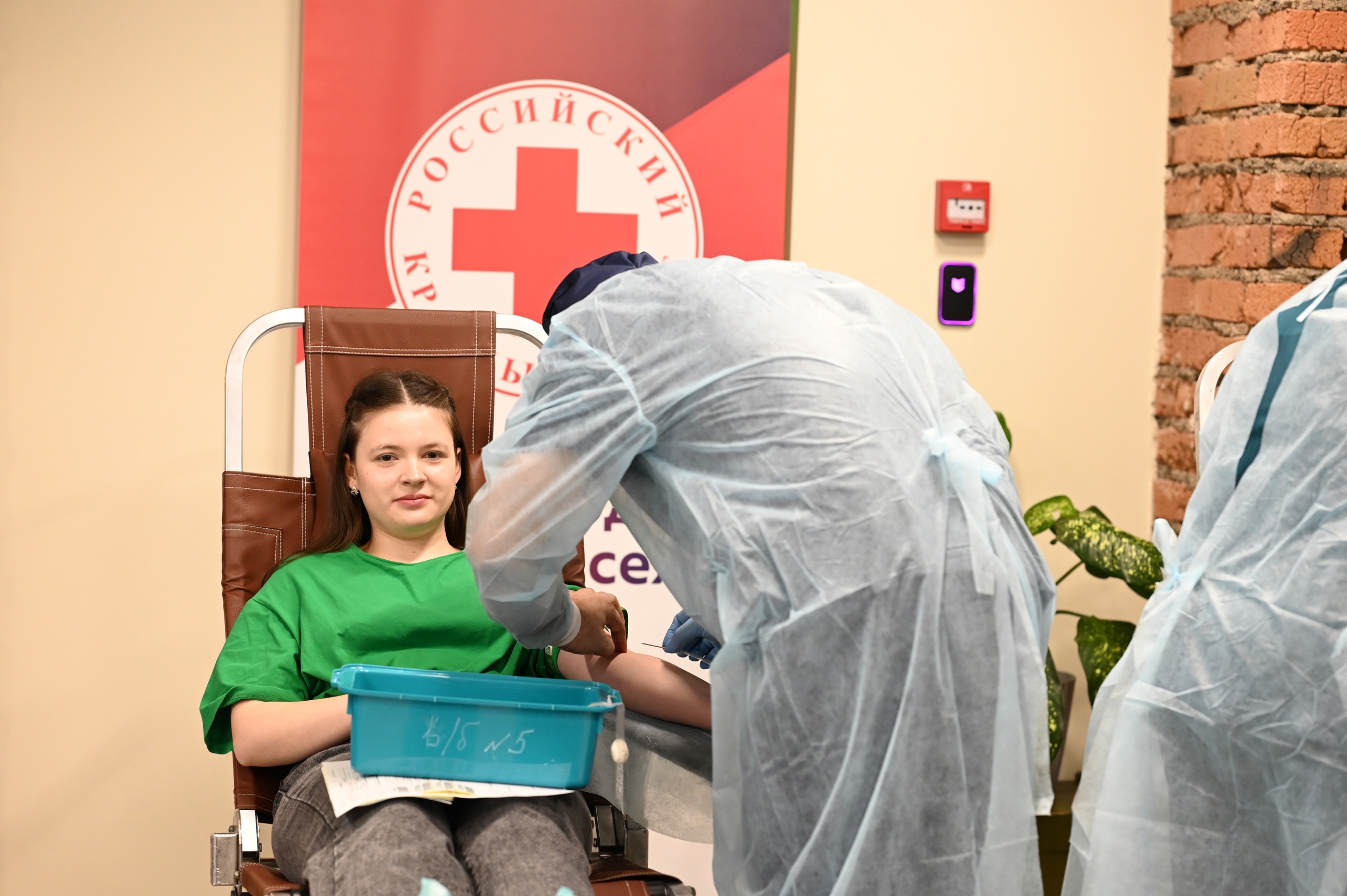 Больше 30 литров крови сдали красноярцы в Национальный день донора